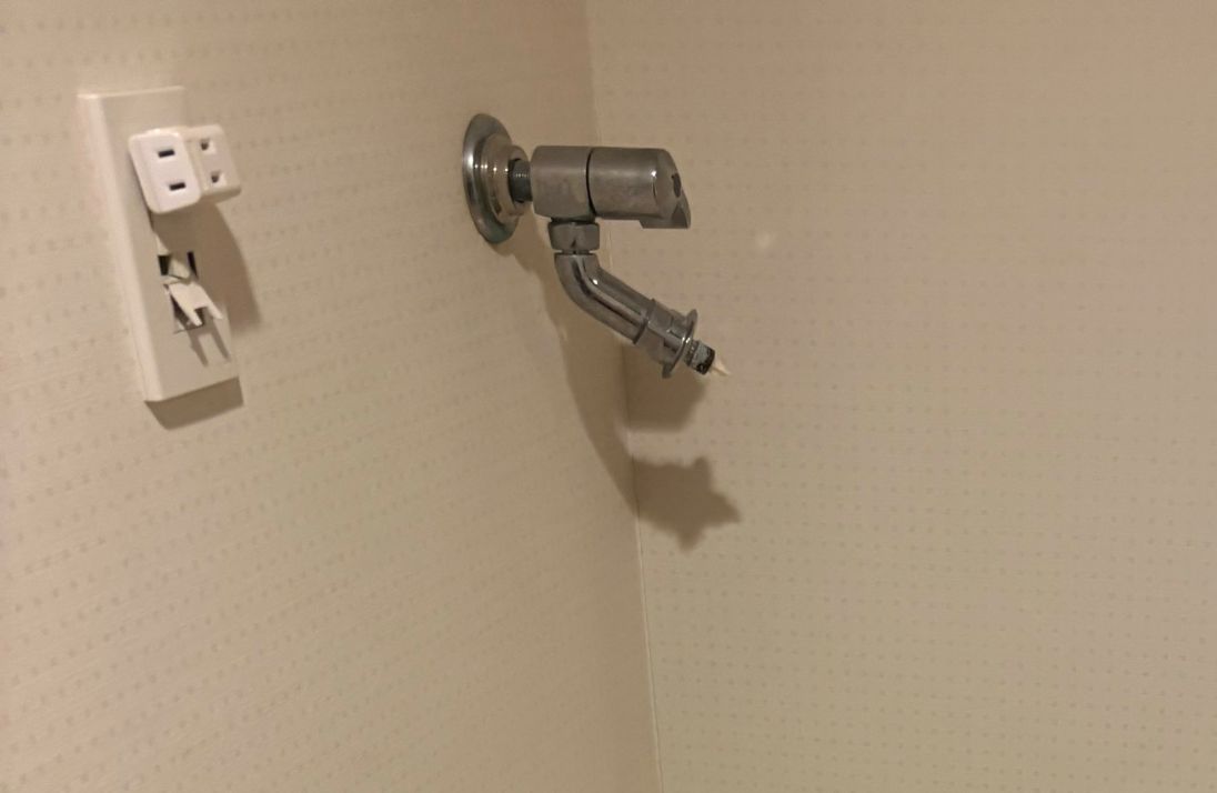 洗濯水栓交換の施工前