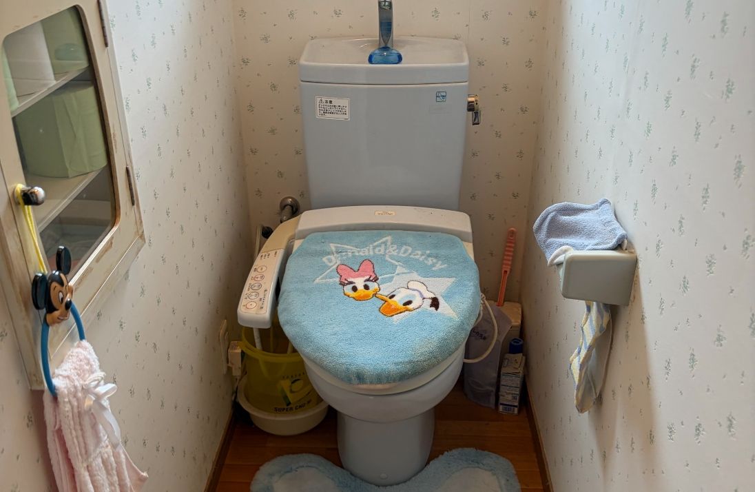 トイレ交換の施工前