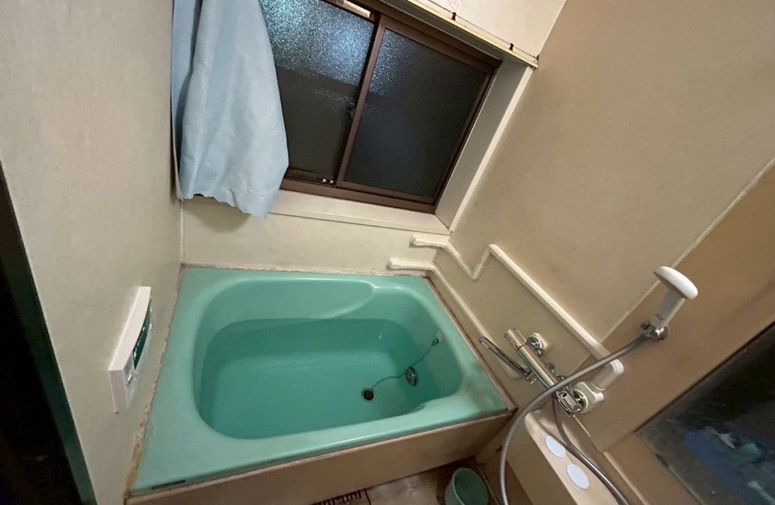 浴槽交換の施工前